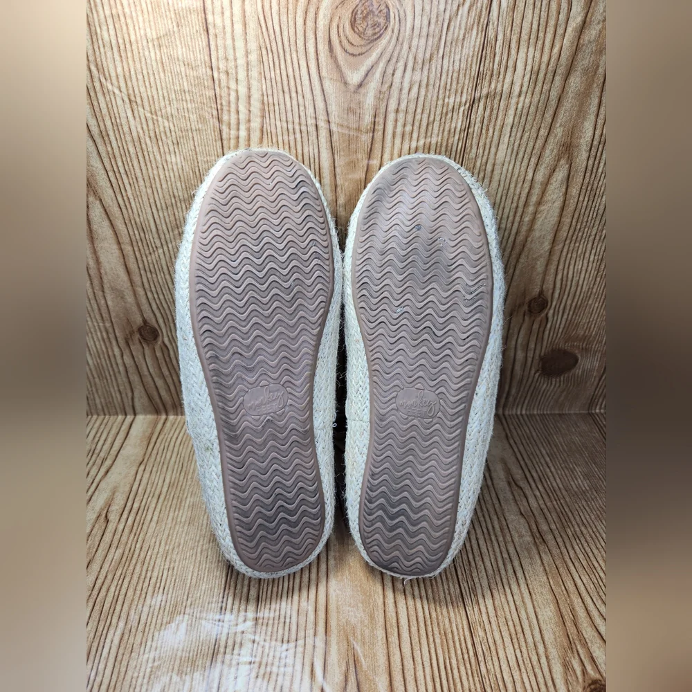 Monkey Feet Women's Animal Print Slip On Shoes Size 39‎ / 8.5